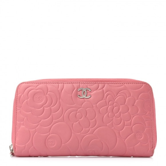 CHANEL Camellia Wallet in Pink Lambskin - Picture 1 of 1